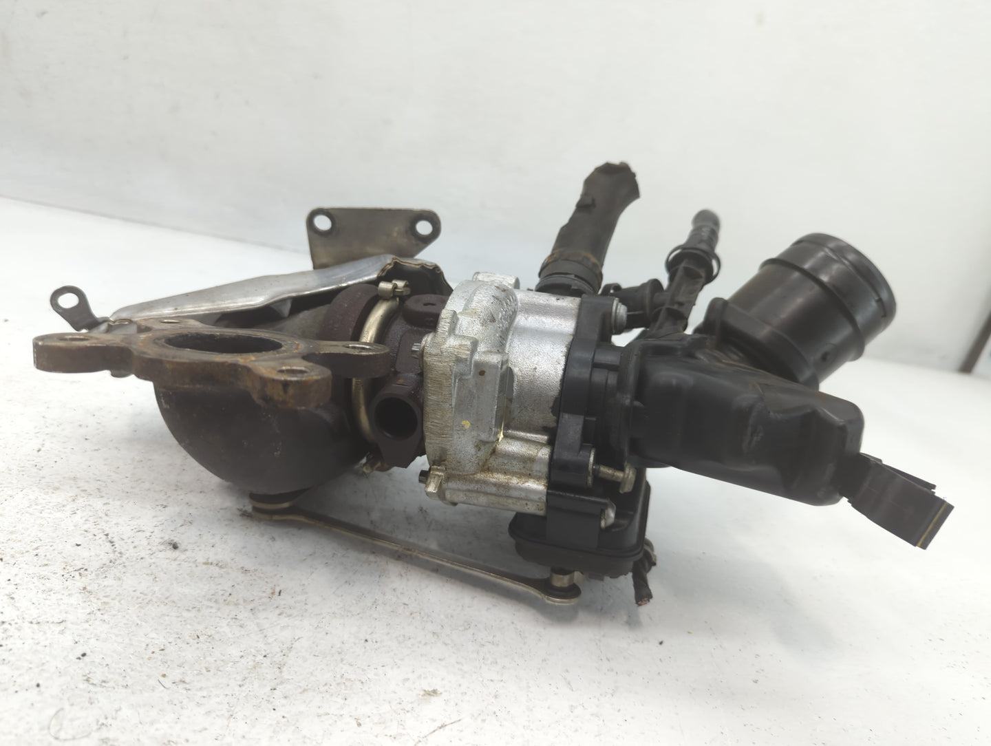 2019 Volkswagen Jetta Turbocharger Exhaust Manifold With Turbo Charger - Oemusedautoparts1.com