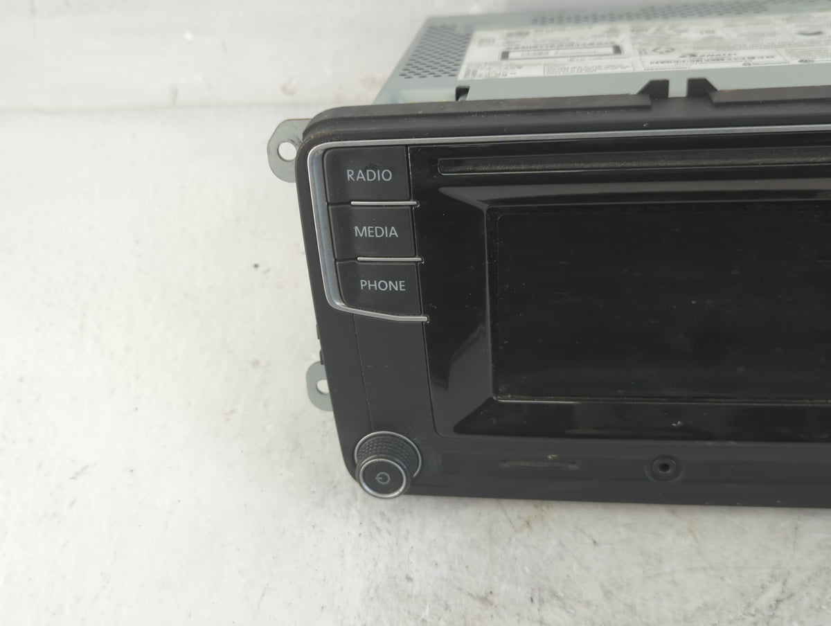 2020 Volkswagen Jetta Radio AM FM Cd Player Receiver Replacement P/N:561 035 150 B Fits Fits 2021 OEM Used Auto Parts - Oemu