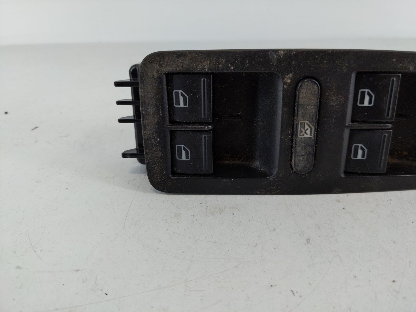 2006-2020 Volkswagen Passat Master Power Window Switch Replacement Driver Side Left P/N:561 857 375 B Fits OEM Used Auto Par