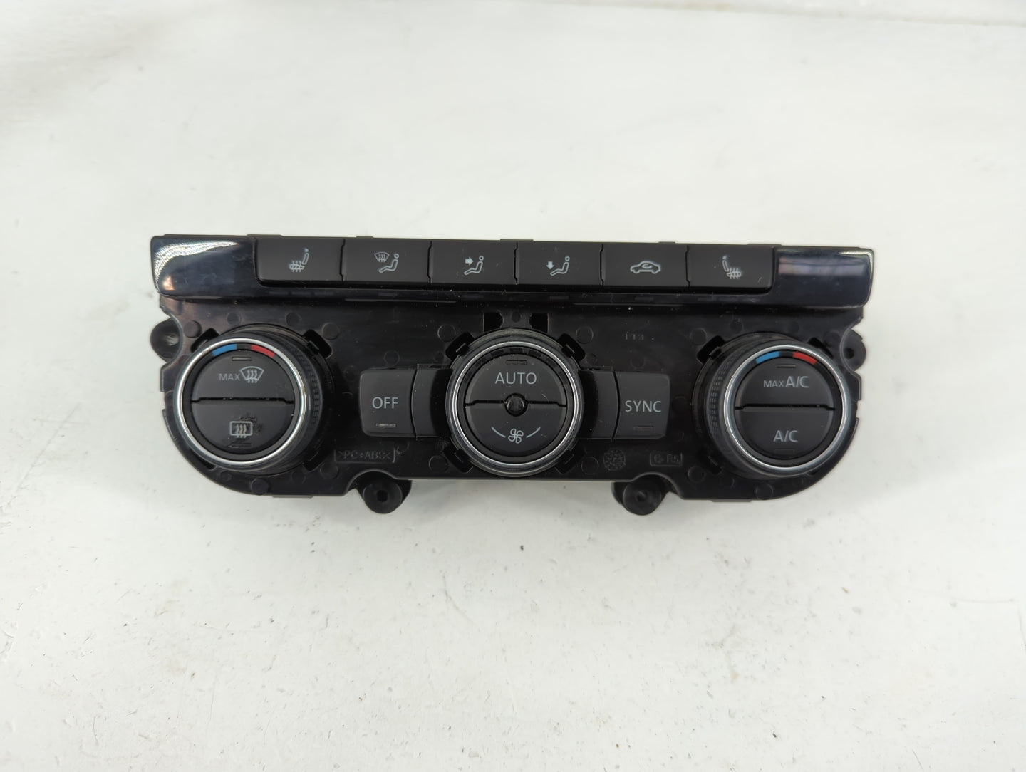 2020 Volkswagen Passat Climate Control Module Temperature AC/Heater Replacement P/N:5HB 012 344 - 12 Fits OEM Used Auto Part