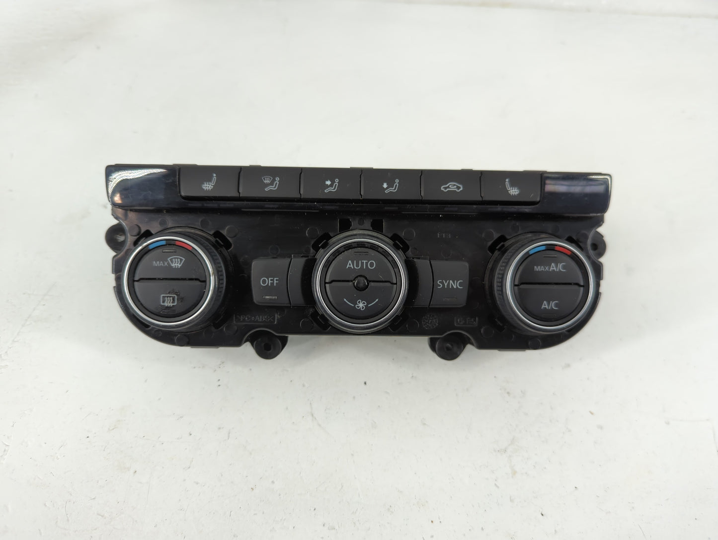 2020 Volkswagen Passat Climate Control Module Temperature AC/Heater Replacement P/N:5HB 012 344 - 12 Fits OEM Used Auto Part