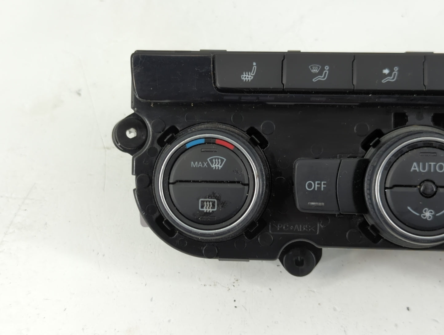 2020 Volkswagen Passat Climate Control Module Temperature AC/Heater Replacement P/N:5HB 012 344 - 12 Fits OEM Used Auto Part
