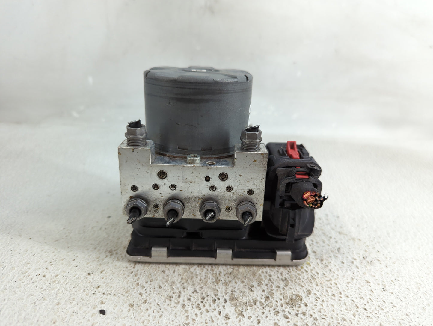2020 Volkswagen Passat ABS Pump Control Module Replacement P/N:561 614 517 H Fits OEM Used Auto Parts - Oemusedautoparts1.co