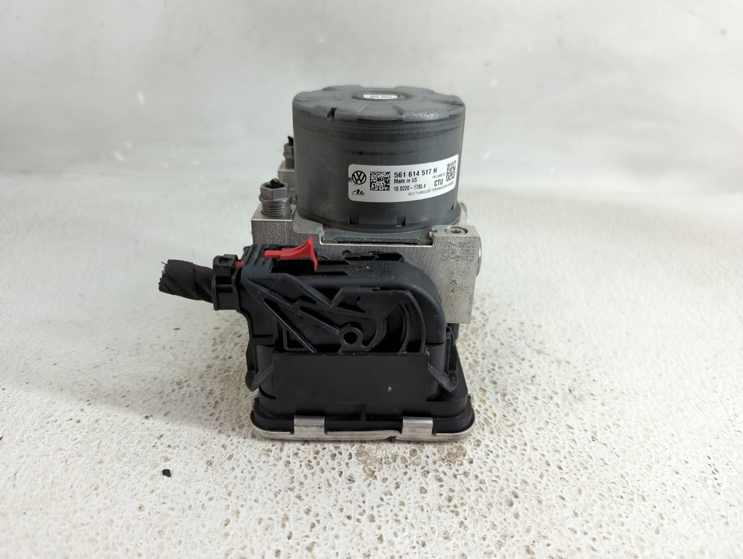 2020 Volkswagen Passat ABS Pump Control Module Replacement P/N:561 614 517 H Fits OEM Used Auto Parts - Oemusedautoparts1.co