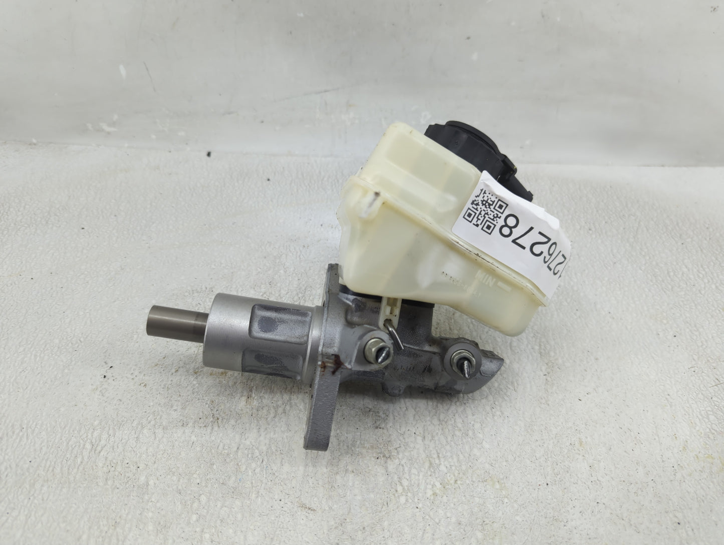 2016-2020 Volkswagen Passat Brake Master Cylinder - Oemusedautoparts1.com