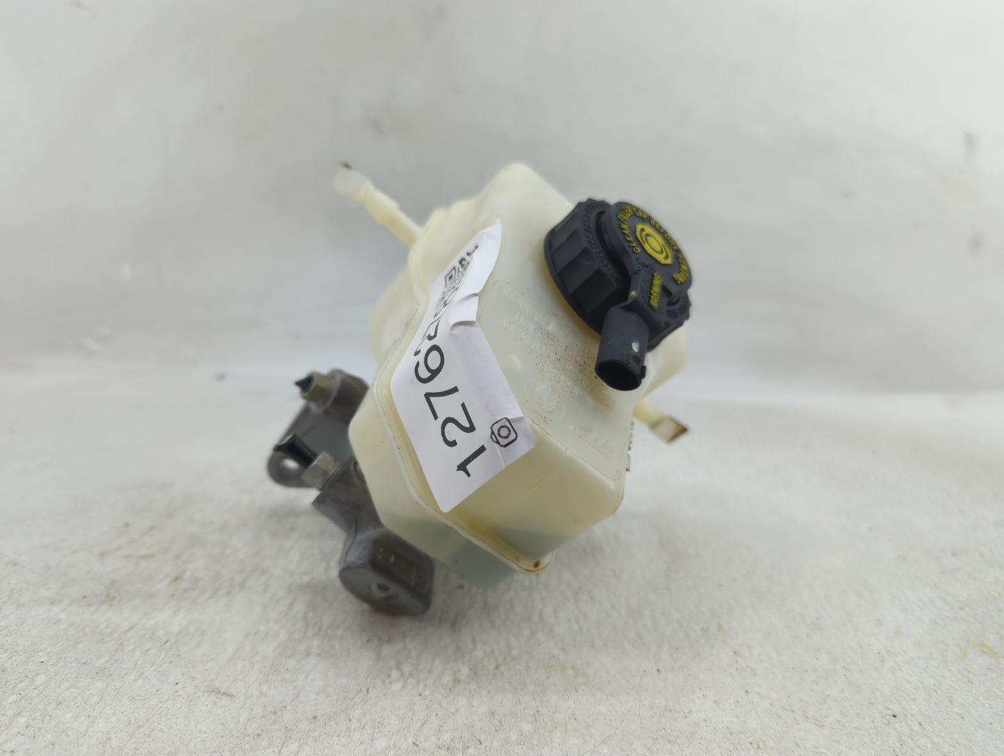 2016-2020 Volkswagen Passat Brake Master Cylinder - Oemusedautoparts1.com