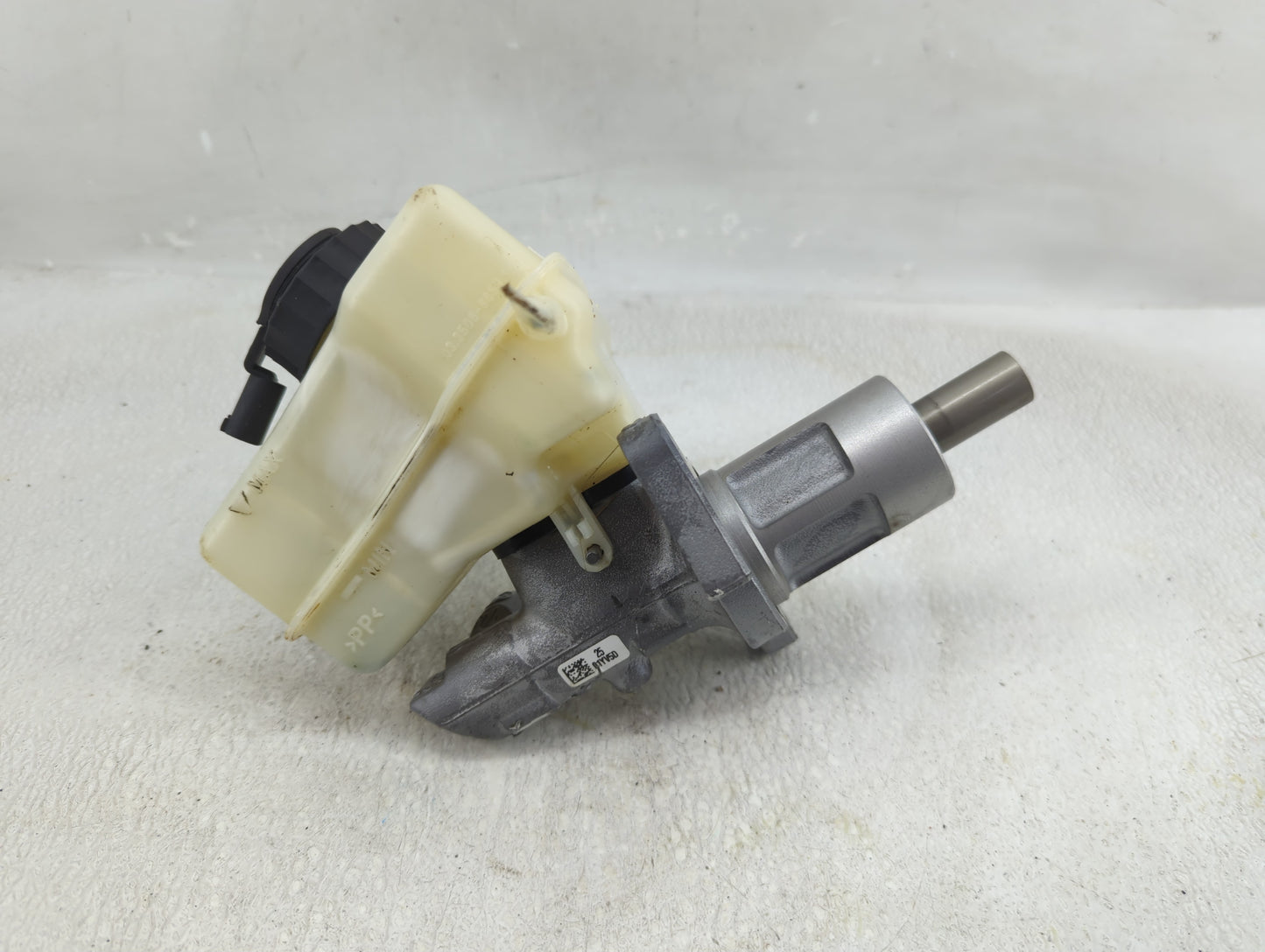 2016-2020 Volkswagen Passat Brake Master Cylinder - Oemusedautoparts1.com