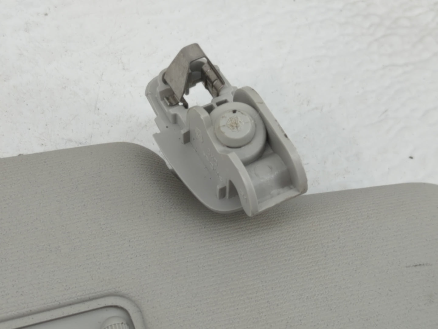 2020 Volkswagen Passat Sun Visor Shade Replacement Passenger Right Mirror Fits OEM Used Auto Parts - Oemusedautoparts1.com