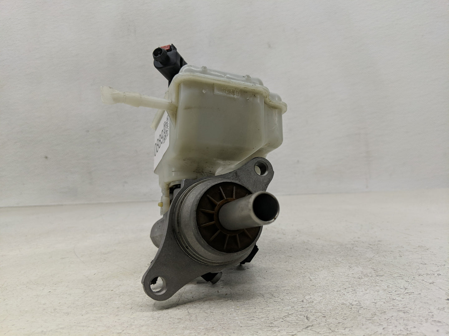 2016-2020 Volkswagen Passat Brake Master Cylinder - Oemusedautoparts1.com