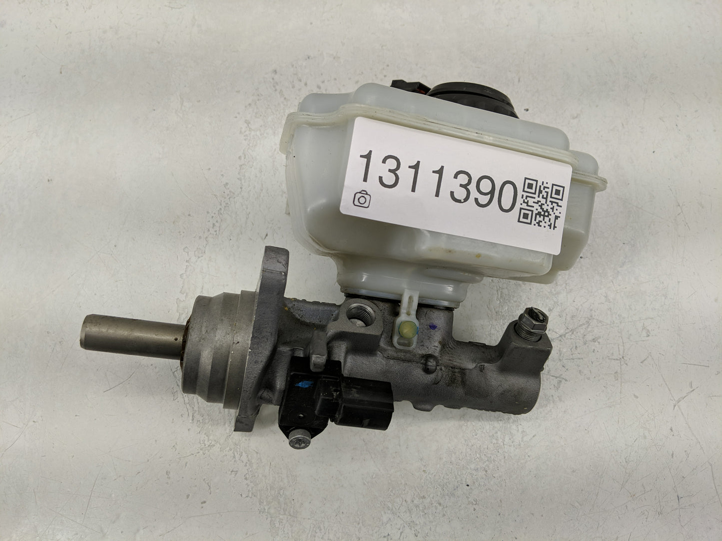 2016-2020 Volkswagen Passat Brake Master Cylinder - Oemusedautoparts1.com