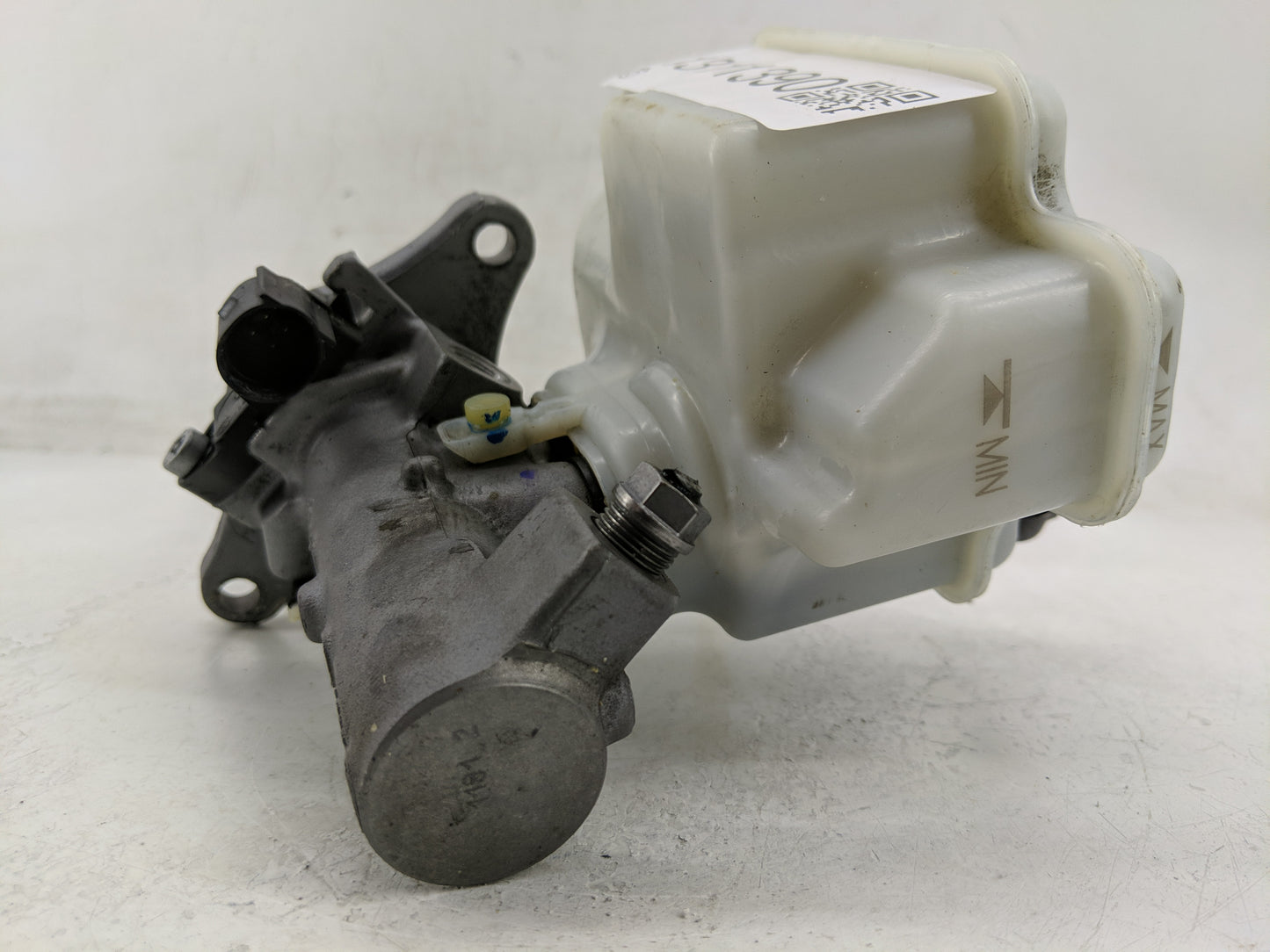 2016-2020 Volkswagen Passat Brake Master Cylinder - Oemusedautoparts1.com