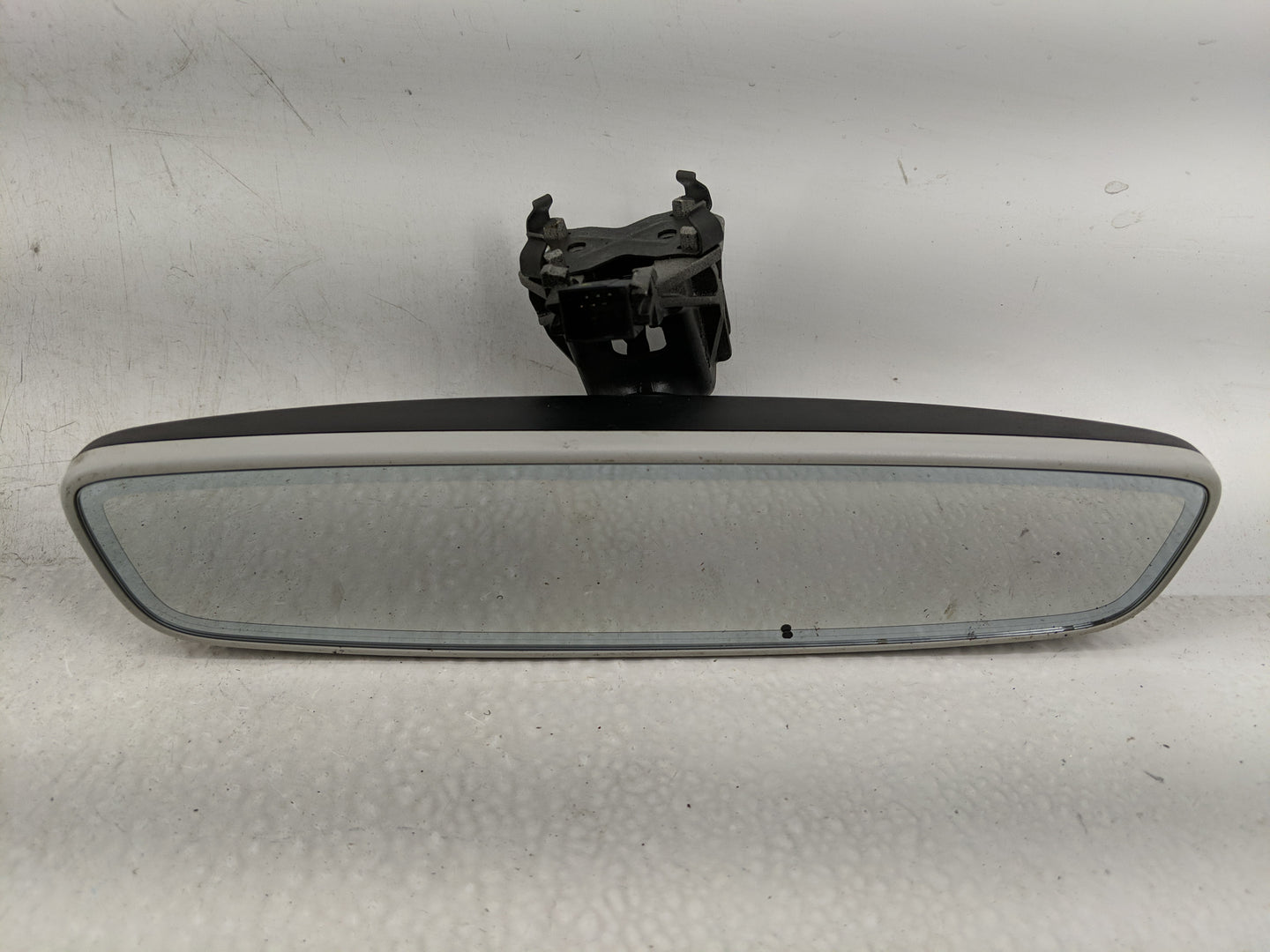 2020 Volkswagen Passat Interior Rear View Mirror Replacement OEM P/N:E11028191 Fits OEM Used Auto Parts - Oemusedautoparts1.