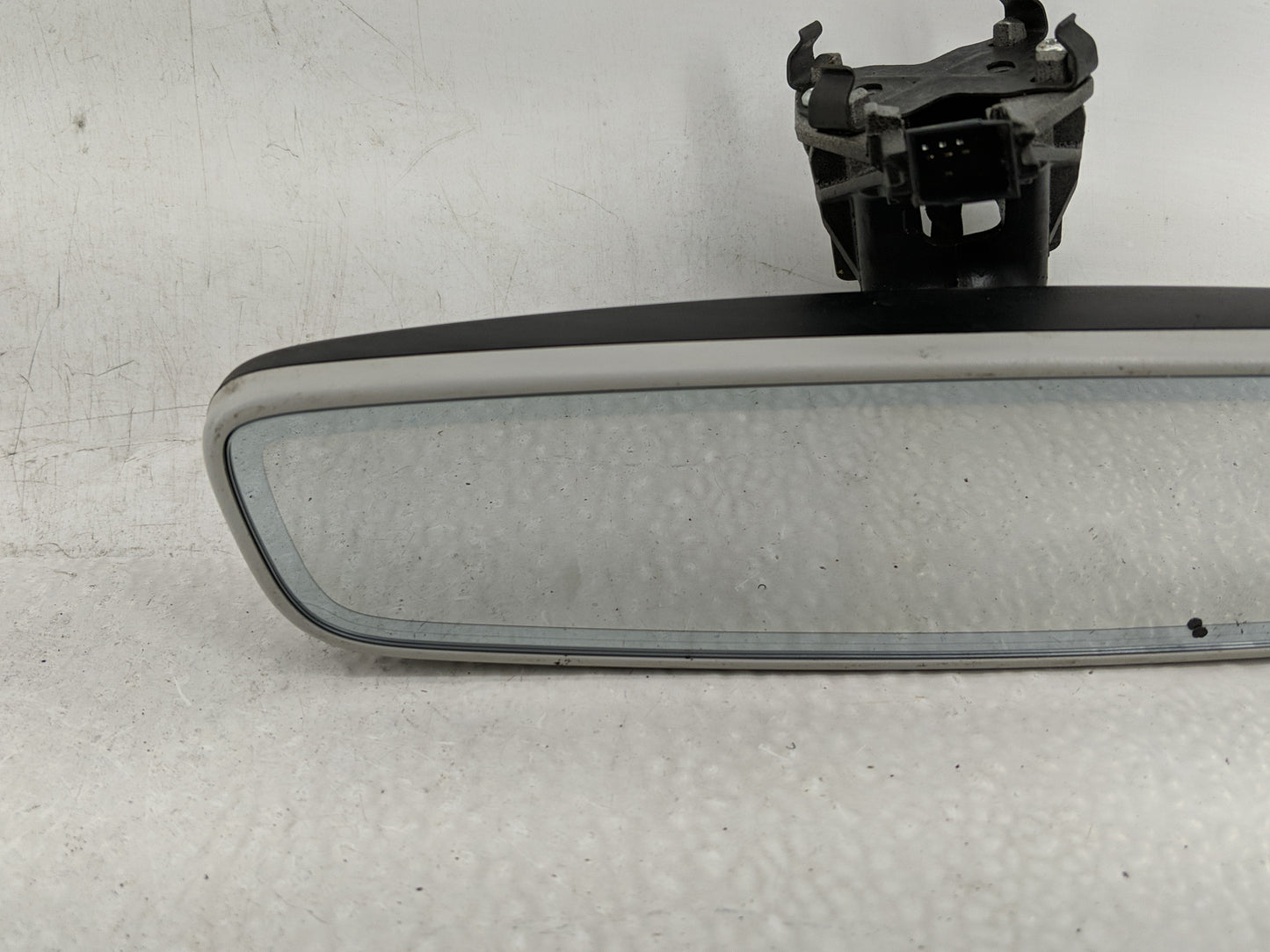 2020 Volkswagen Passat Interior Rear View Mirror Replacement OEM P/N:E11028191 Fits OEM Used Auto Parts - Oemusedautoparts1.