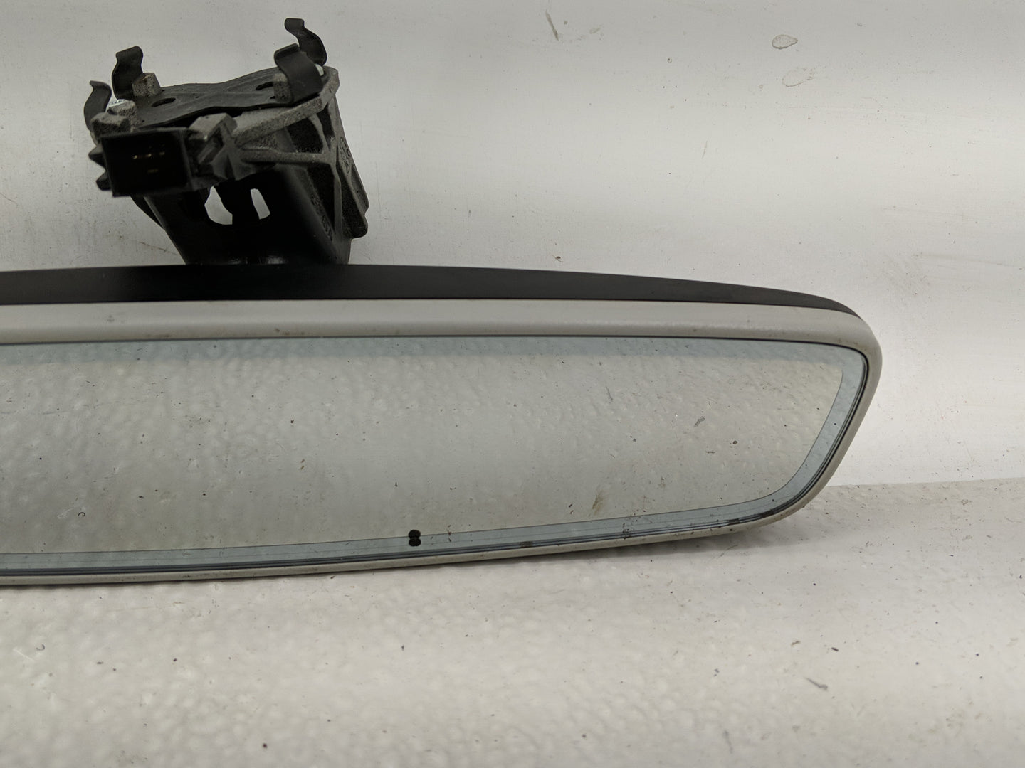 2020 Volkswagen Passat Interior Rear View Mirror Replacement OEM P/N:E11028191 Fits OEM Used Auto Parts - Oemusedautoparts1.
