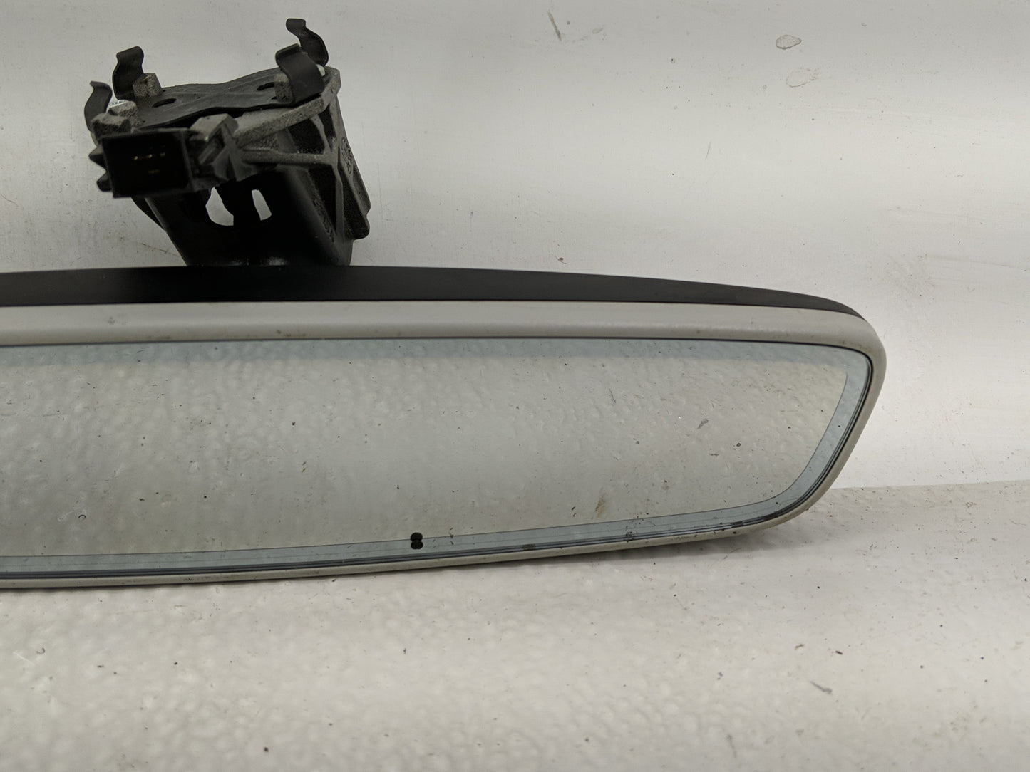 2020 Volkswagen Passat Interior Rear View Mirror Replacement OEM P/N:E11028191 Fits OEM Used Auto Parts - Oemusedautoparts1.