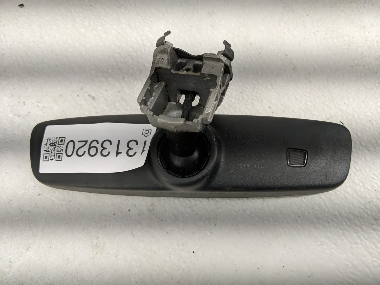 2020 Volkswagen Passat Interior Rear View Mirror Replacement OEM P/N:E11028191 Fits OEM Used Auto Parts - Oemusedautoparts1.