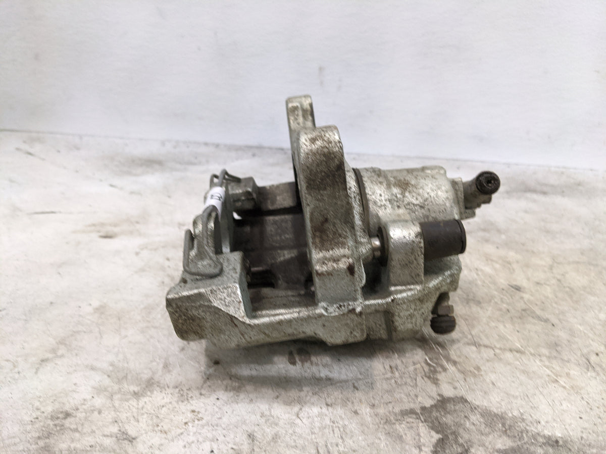 2015-2020 Volkswagen Passat Front Passenger Right Brake Caliper 1509870 - Oemusedautoparts1.com