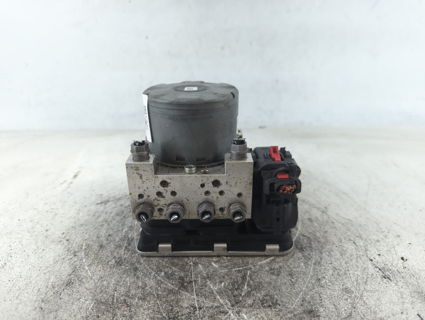2020 Volkswagen Passat ABS Pump Control Module Replacement P/N:561 614 517 H Fits OEM Used Auto Parts - Oemusedautoparts1.co
