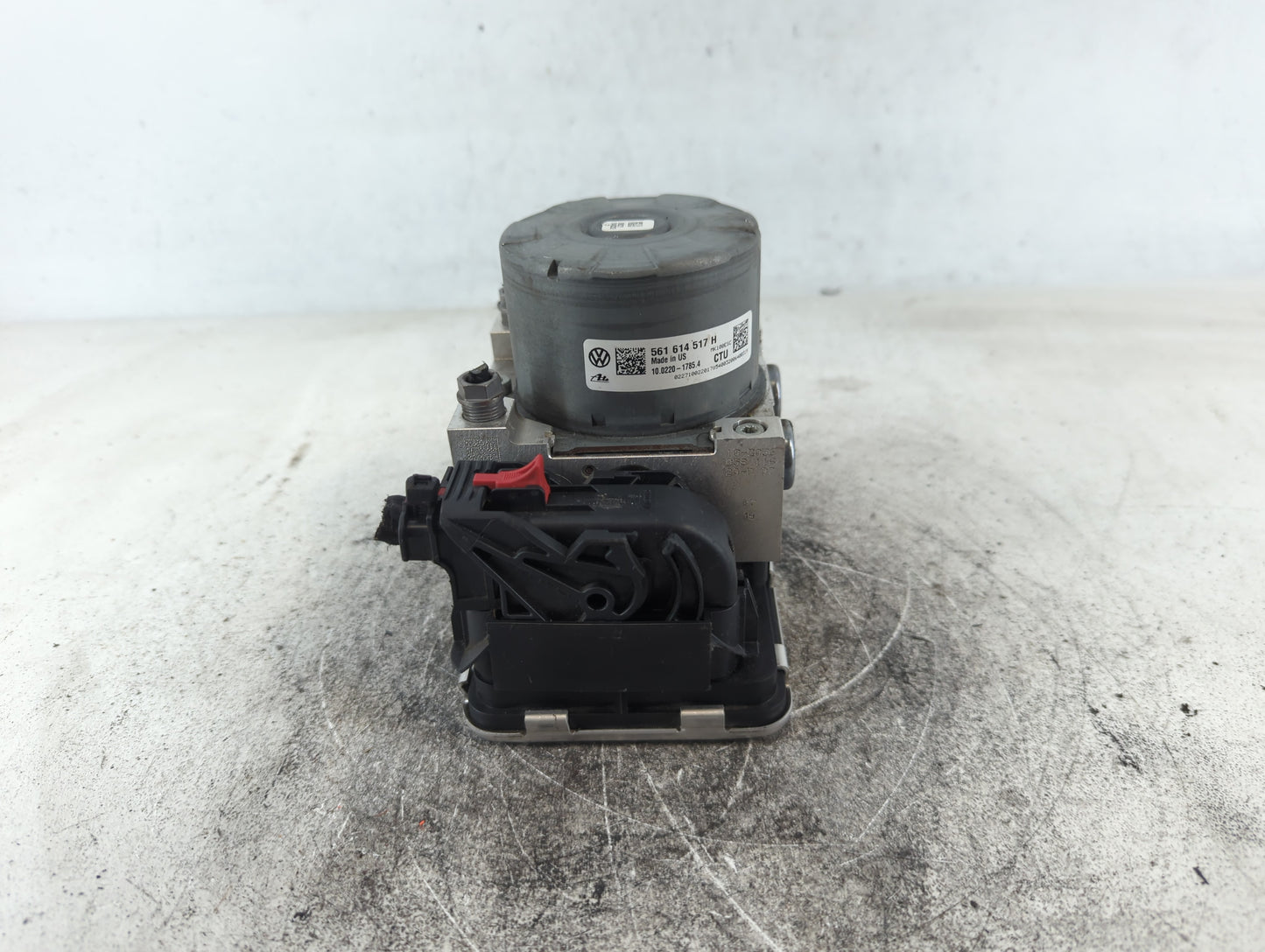 2020 Volkswagen Passat ABS Pump Control Module Replacement P/N:561 614 517 H Fits OEM Used Auto Parts - Oemusedautoparts1.co