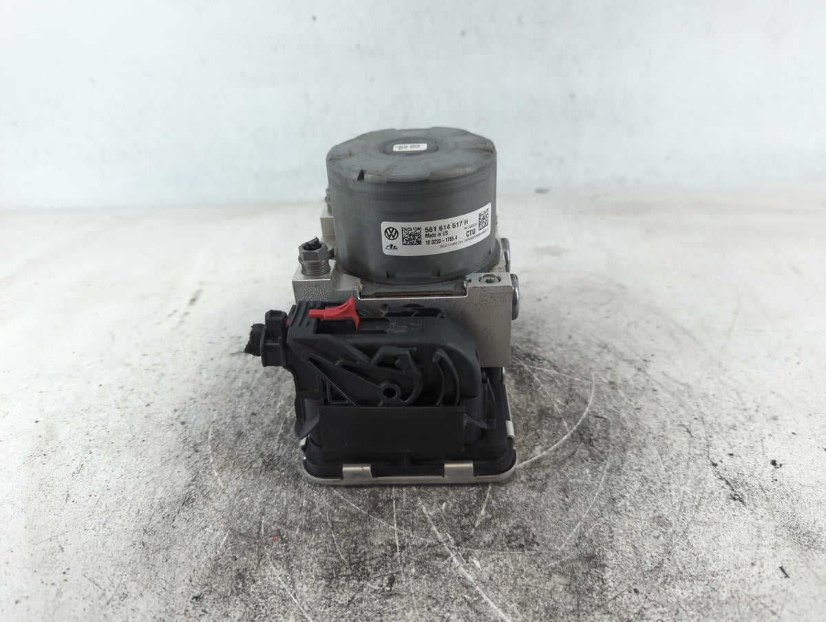 2020 Volkswagen Passat Anti-Lock Brake ABS Pump Module Actuator OEM P/N:561 614 517 H Fits OEM Used Auto Parts - Oemusedauto
