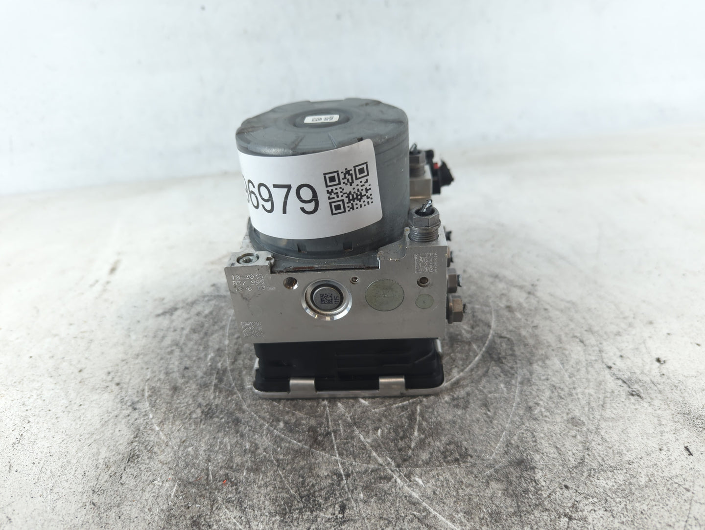 2020 Volkswagen Passat ABS Pump Control Module Replacement P/N:561 614 517 H Fits OEM Used Auto Parts - Oemusedautoparts1.co