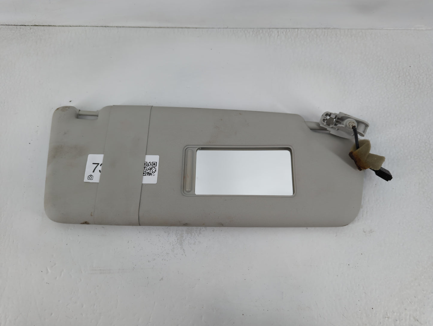 2020 Volkswagen Passat Sun Visor Shade Replacement Passenger Right Mirror Fits OEM Used Auto Parts - Oemusedautoparts1.com