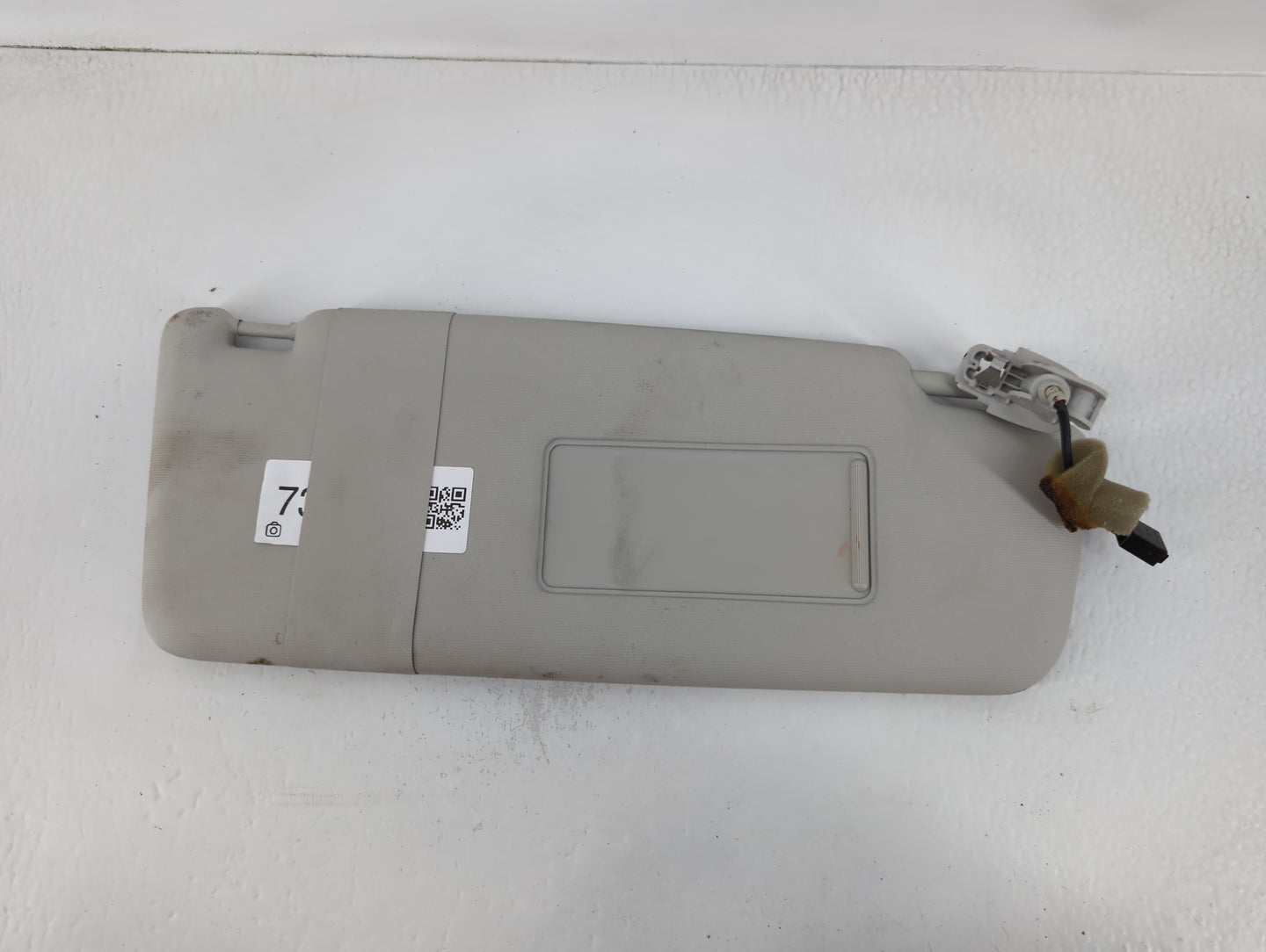 2020 Volkswagen Passat Sun Visor Shade Replacement Passenger Right Mirror Fits OEM Used Auto Parts - Oemusedautoparts1.com