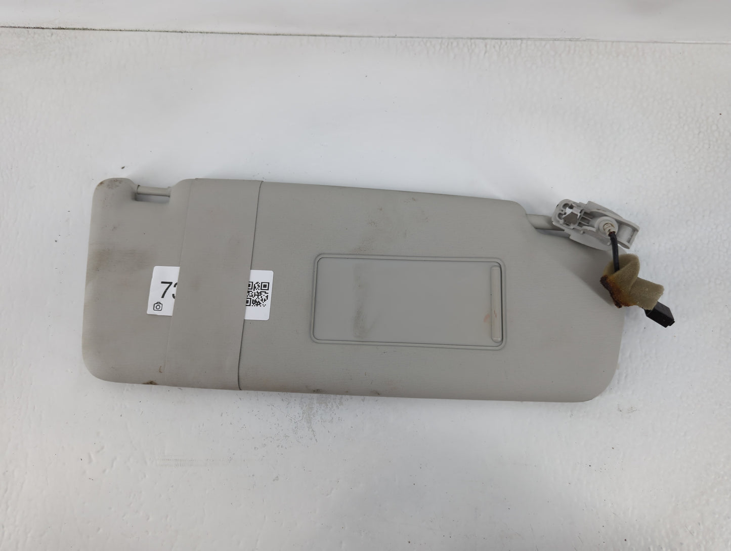 2020 Volkswagen Passat Sun Visor Shade Replacement Passenger Right Mirror Fits OEM Used Auto Parts - Oemusedautoparts1.com