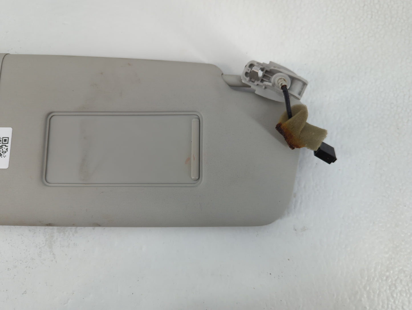 2020 Volkswagen Passat Sun Visor Shade Replacement Passenger Right Mirror Fits OEM Used Auto Parts - Oemusedautoparts1.com