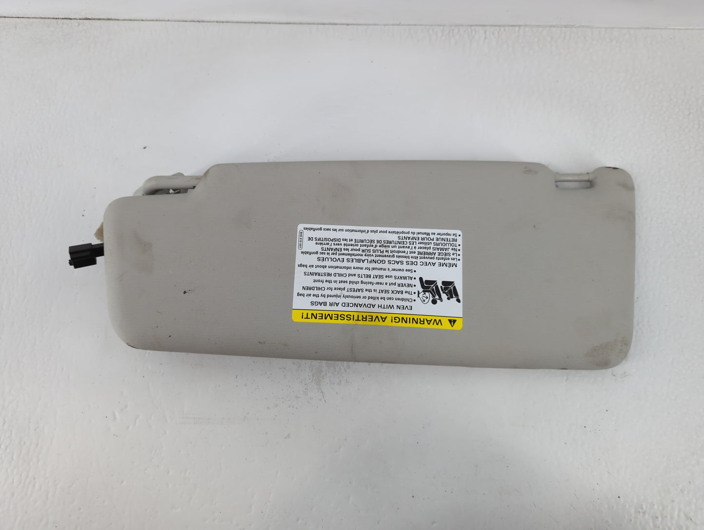 2020 Volkswagen Passat Sun Visor Shade Replacement Passenger Right Mirror Fits OEM Used Auto Parts - Oemusedautoparts1.com
