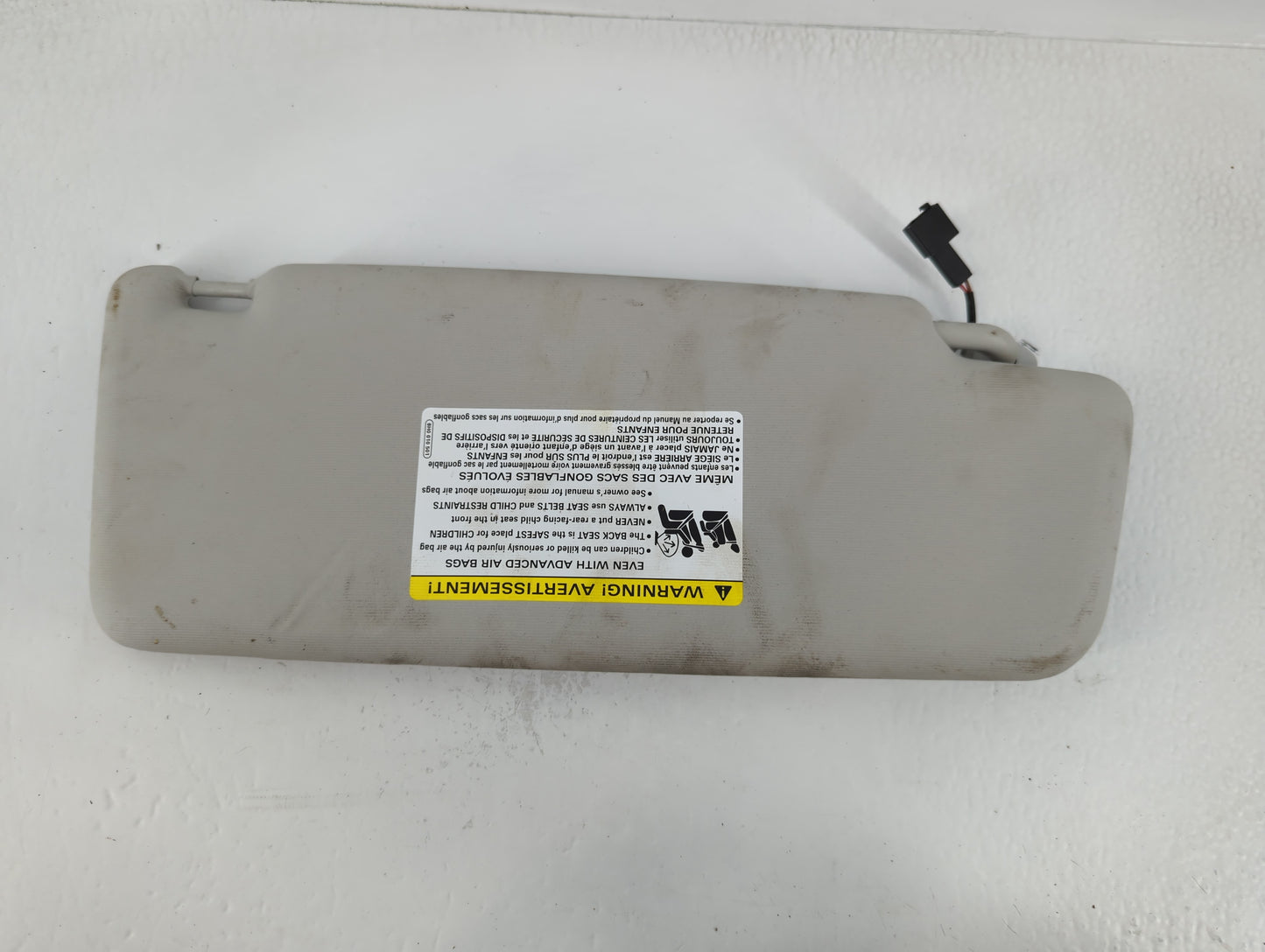 2020 Volkswagen Passat Sun Visor Shade Replacement Driver Left Mirror Fits OEM Used Auto Parts - Oemusedautoparts1.com