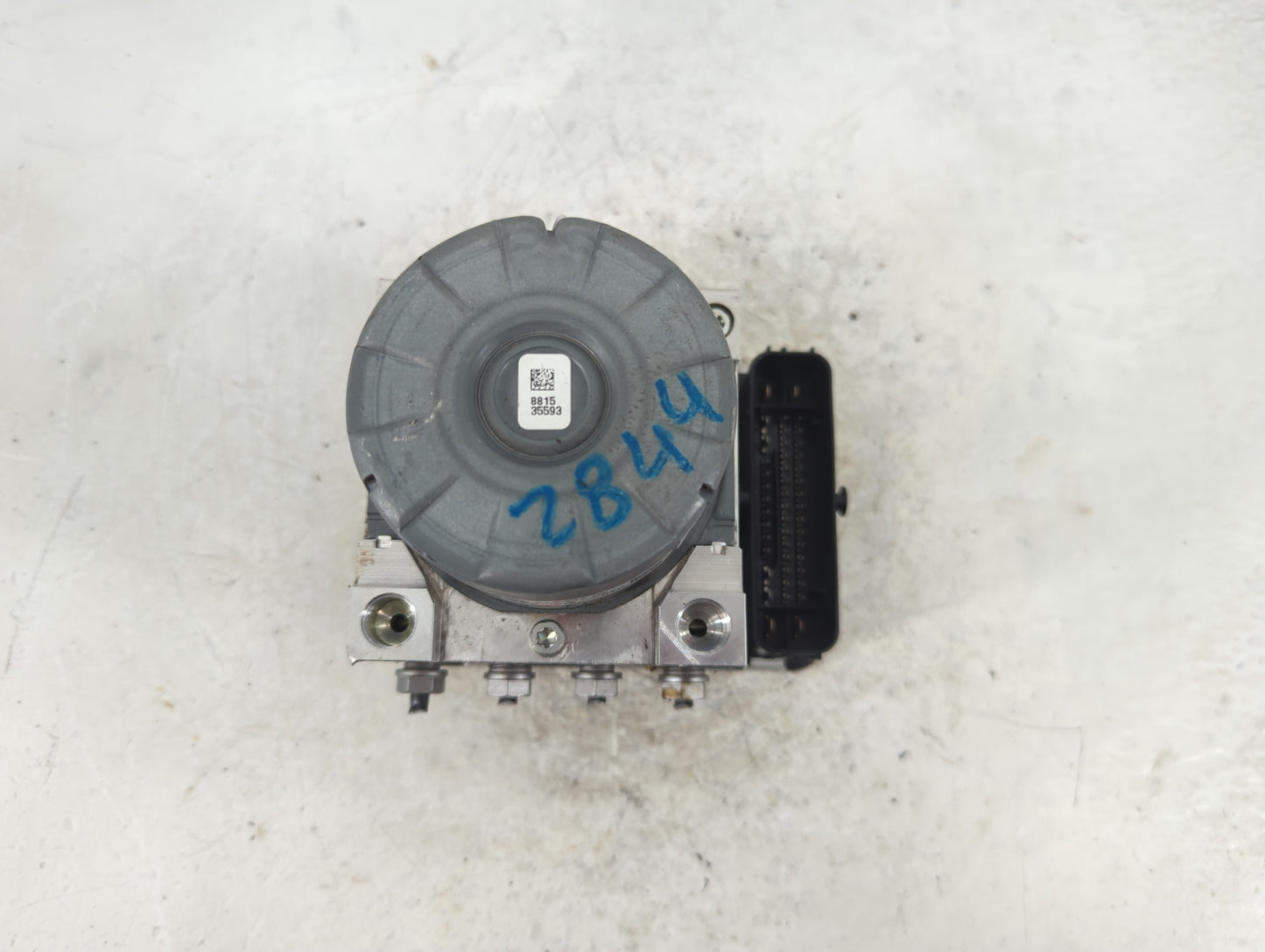 2018-2020 Volkswagen Tiguan ABS Pump Control Module Replacement P/N:5Q0 614 517 DK Fits Fits 2018 2019 2020 OEM Used Auto Pa