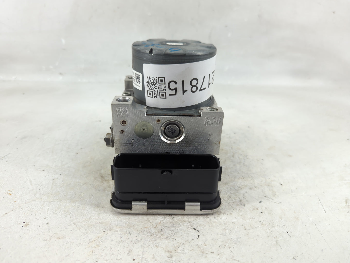 2018-2020 Volkswagen Tiguan ABS Pump Control Module Replacement P/N:5Q0 614 517 DK Fits Fits 2018 2019 2020 OEM Used Auto Pa