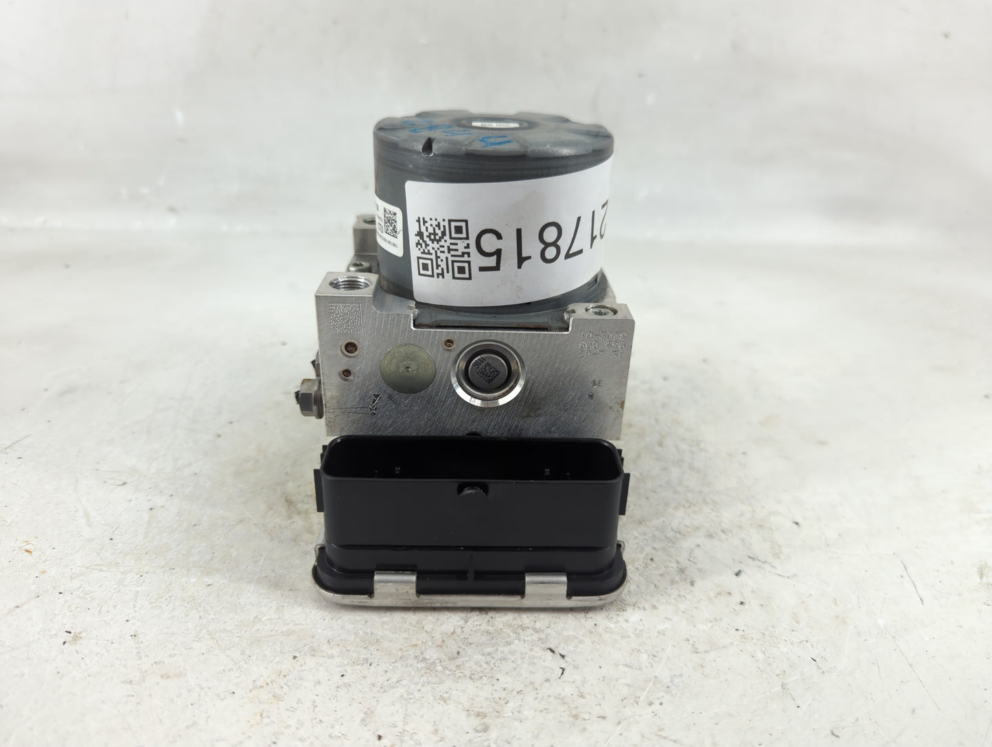 2018-2020 Volkswagen Tiguan ABS Pump Control Module Replacement P/N:5Q0 614 517 DK Fits Fits 2018 2019 2020 OEM Used Auto Pa