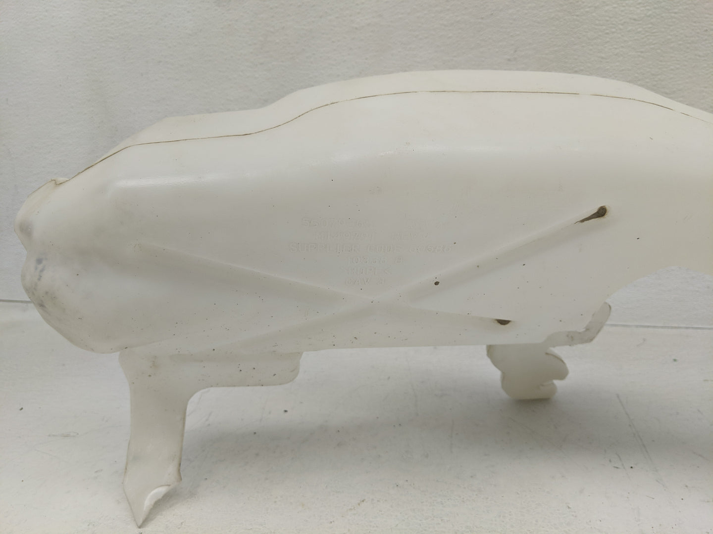 2018-2020 Volkswagen Tiguan Windshield Washer Fluid Reservoir Bottle Oem - Oemusedautoparts1.com