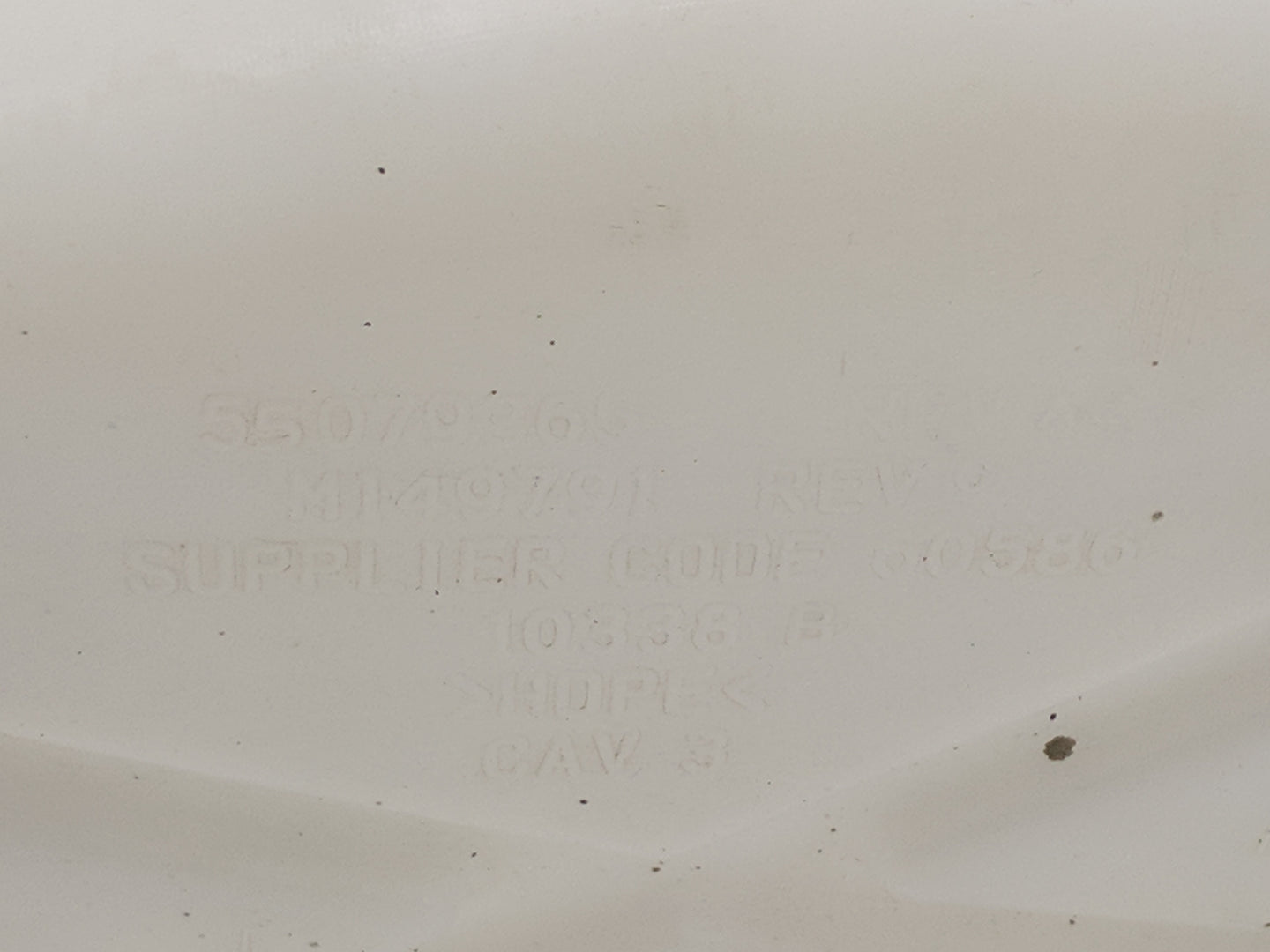 2018-2020 Volkswagen Tiguan Windshield Washer Fluid Reservoir Bottle Oem - Oemusedautoparts1.com