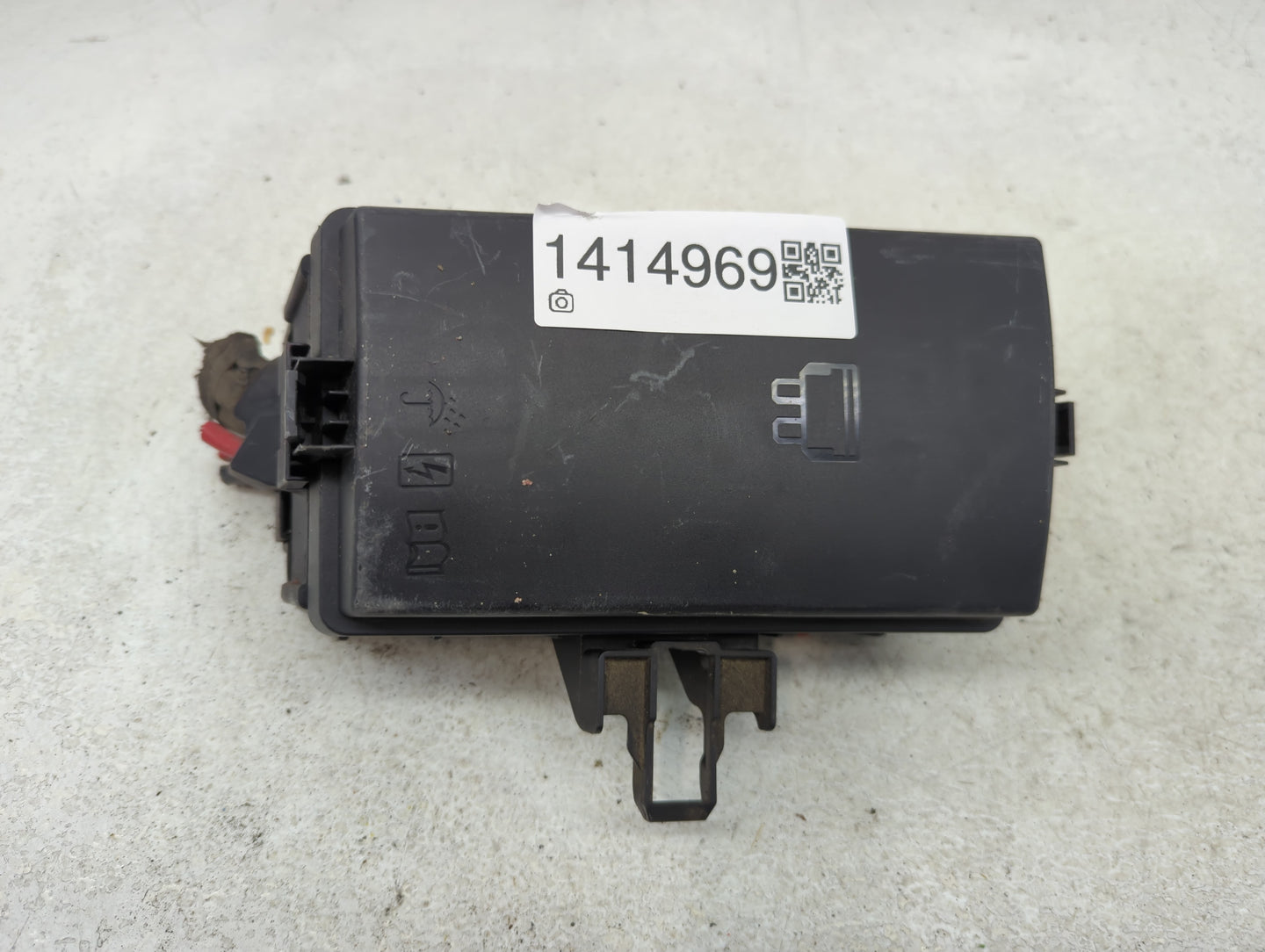 2018-2022 Volkswagen Tiguan Fusebox Fuse Box Panel Relay Module Fits Fits 2015 2016 2017 2018 2019 2020 2021 2022 OEM Used A