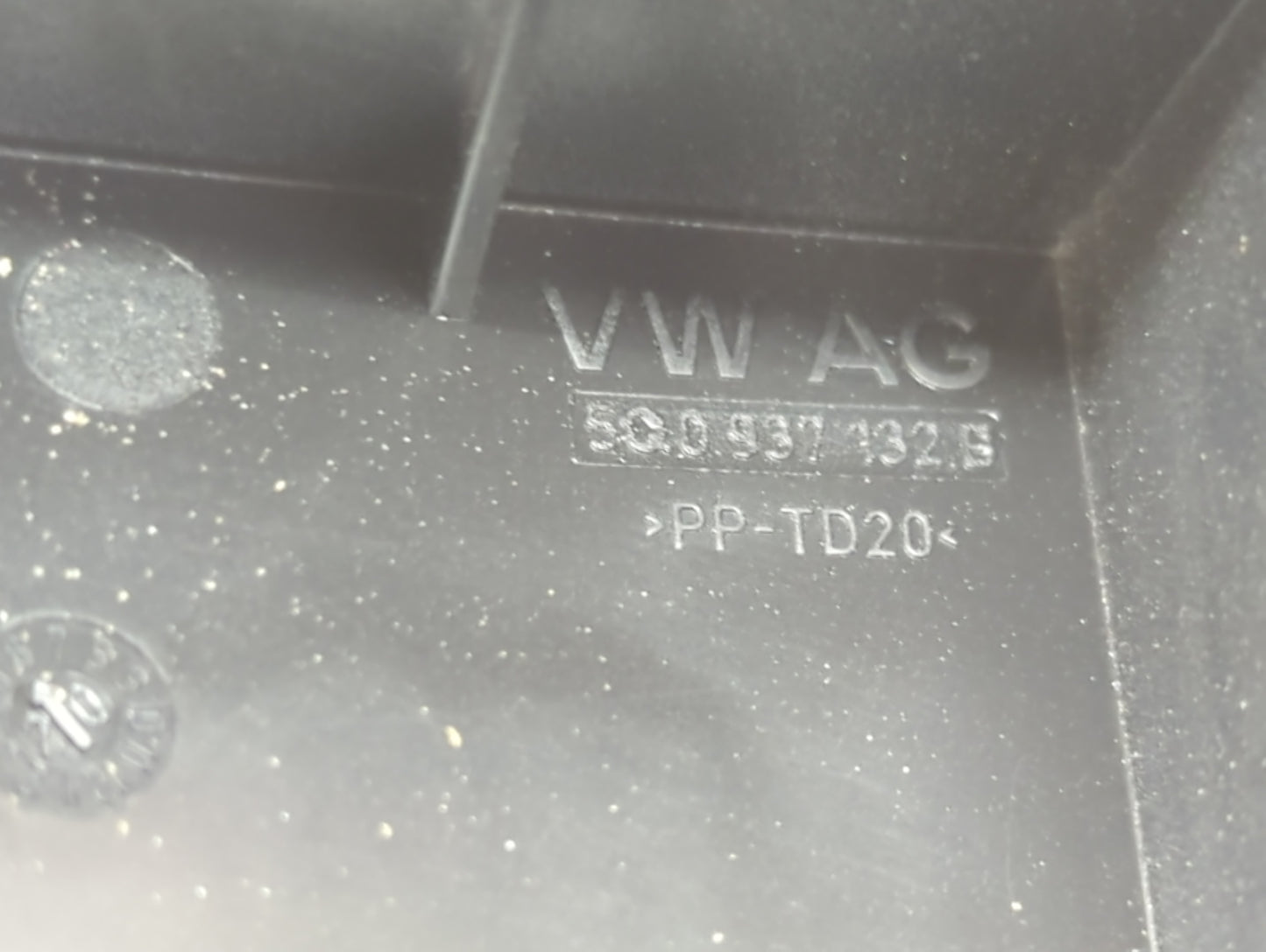 2018-2022 Volkswagen Tiguan Fusebox Fuse Box Panel Relay Module Fits Fits 2015 2016 2017 2018 2019 2020 2021 2022 OEM Used A