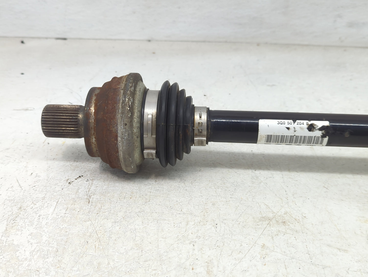 2018-2022 Volkswagen Tiguan Axle Shaft Rear Passenger Cv C/v - Oemusedautoparts1.com