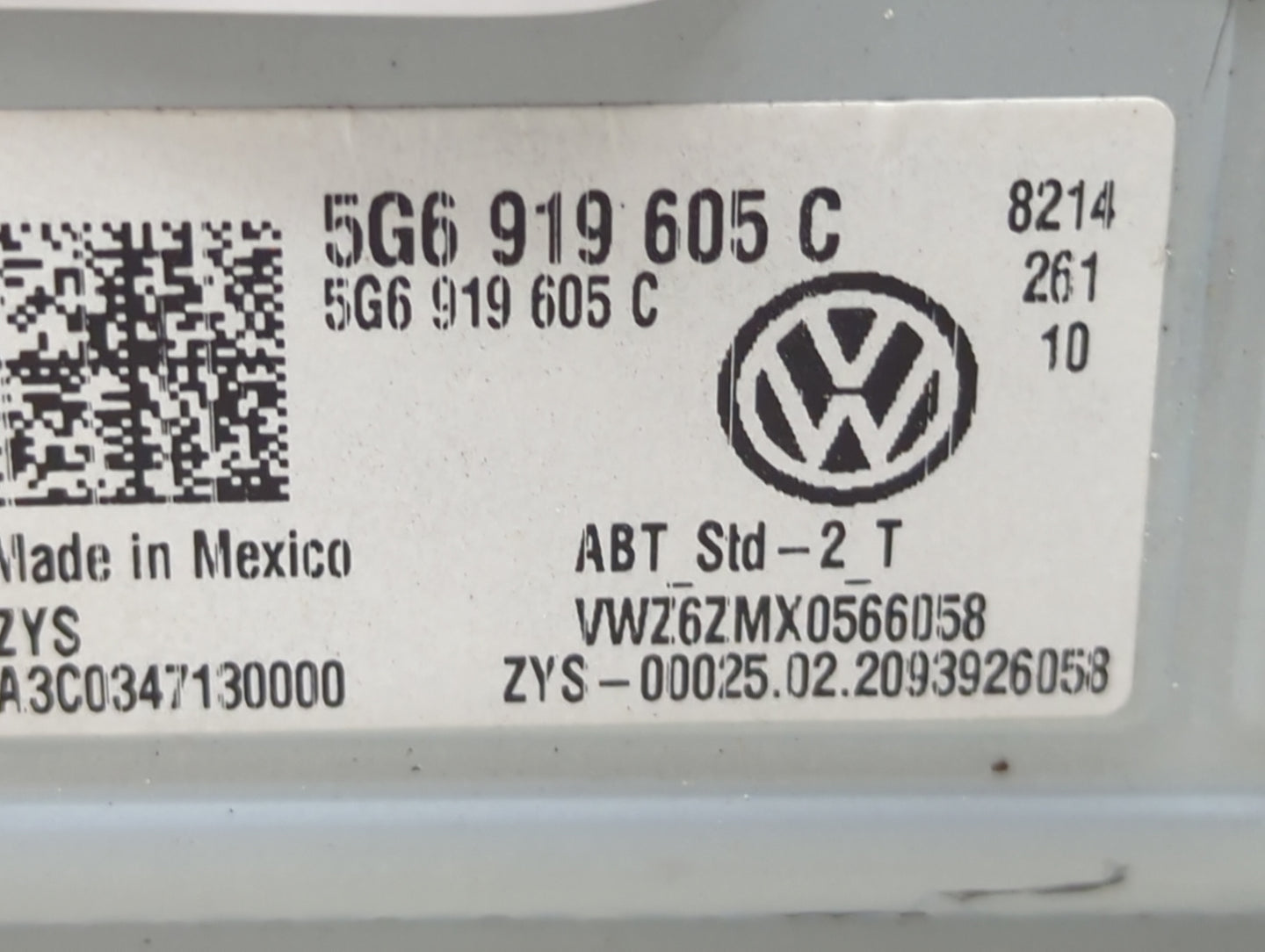 2018-2022 Volkswagen Tiguan Information Display Screen - Oemusedautoparts1.com