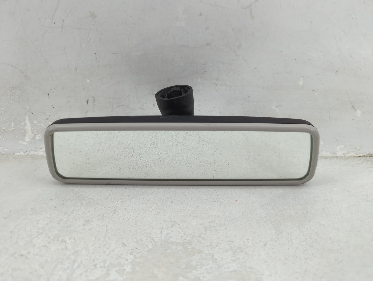 2018-2022 Volkswagen Tiguan Interior Rear View Mirror Replacement OEM Fits Fits 2018 2019 2020 2021 2022 OEM Used Auto Parts