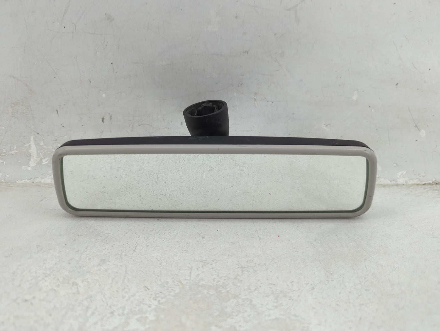 2018-2022 Volkswagen Tiguan Interior Rear View Mirror Replacement OEM Fits Fits 2018 2019 2020 2021 2022 OEM Used Auto Parts