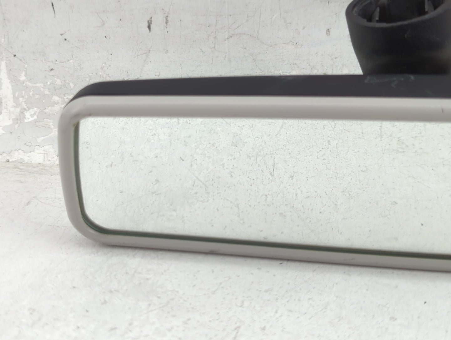 2018-2022 Volkswagen Tiguan Interior Rear View Mirror Replacement OEM Fits Fits 2018 2019 2020 2021 2022 OEM Used Auto Parts