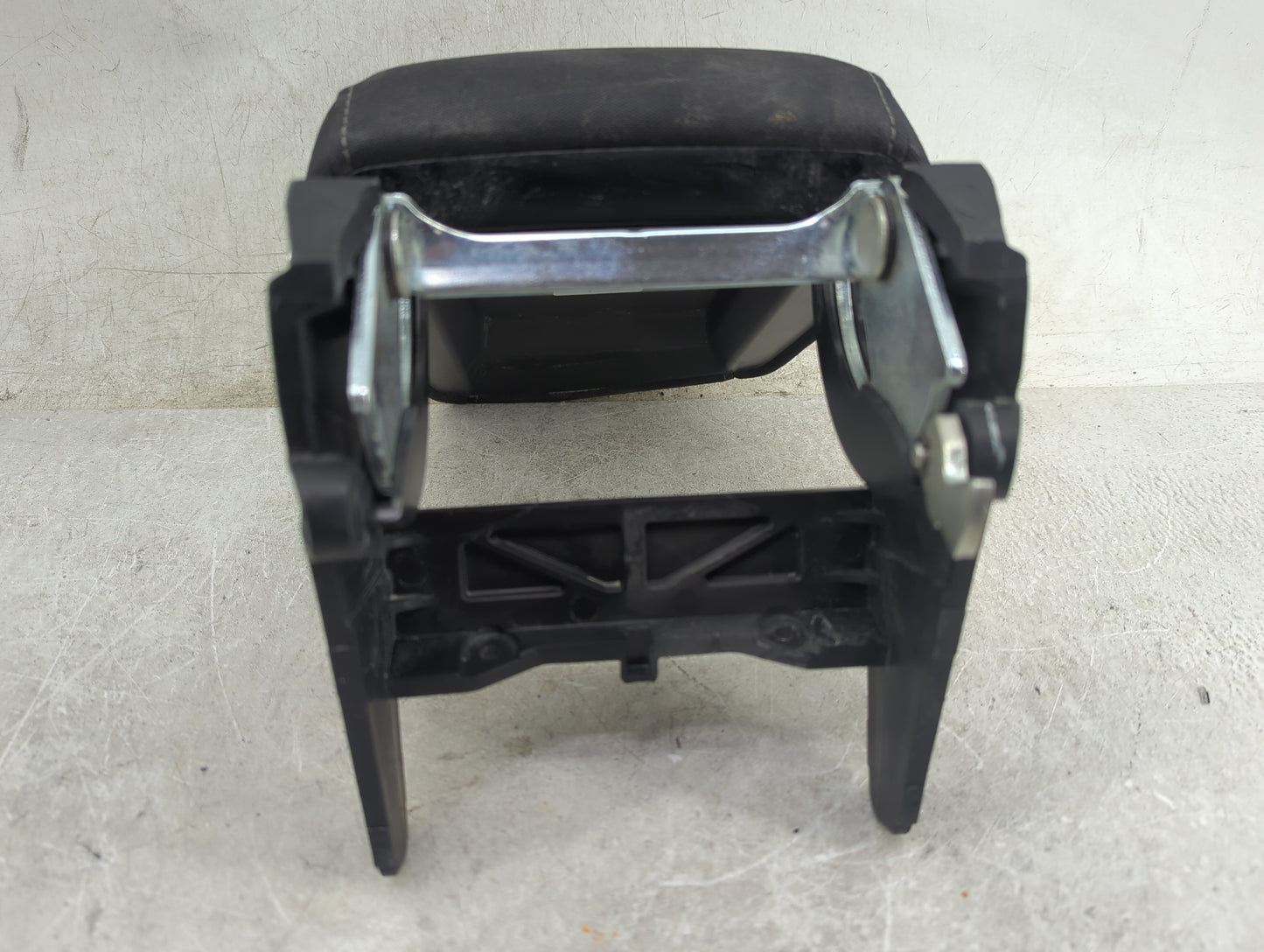 2020 Volkswagen Tiguan Center Floor Console P/N:5NN864207C 5NN864207C-AMK Fits OEM Used Auto Parts - Oemusedautoparts1.com
