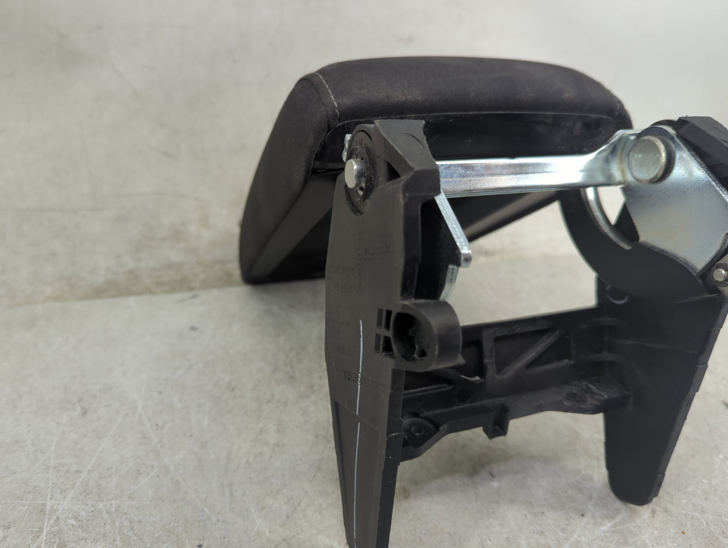 2020 Volkswagen Tiguan Center Floor Console P/N:5NN864207C 5NN864207C-AMK Fits OEM Used Auto Parts - Oemusedautoparts1.com