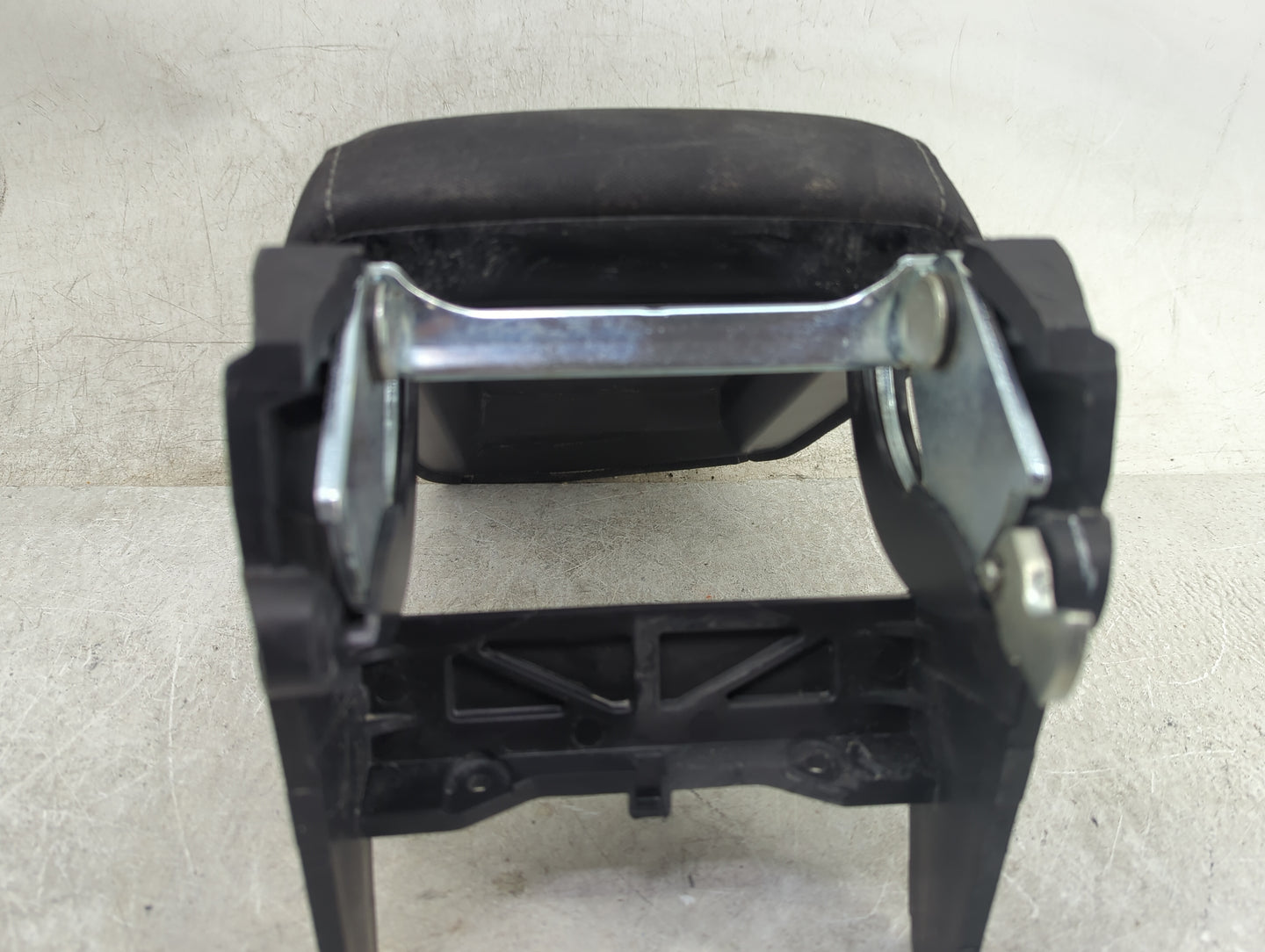 2020 Volkswagen Tiguan Center Floor Console P/N:5NN864207C 5NN864207C-AMK Fits OEM Used Auto Parts - Oemusedautoparts1.com
