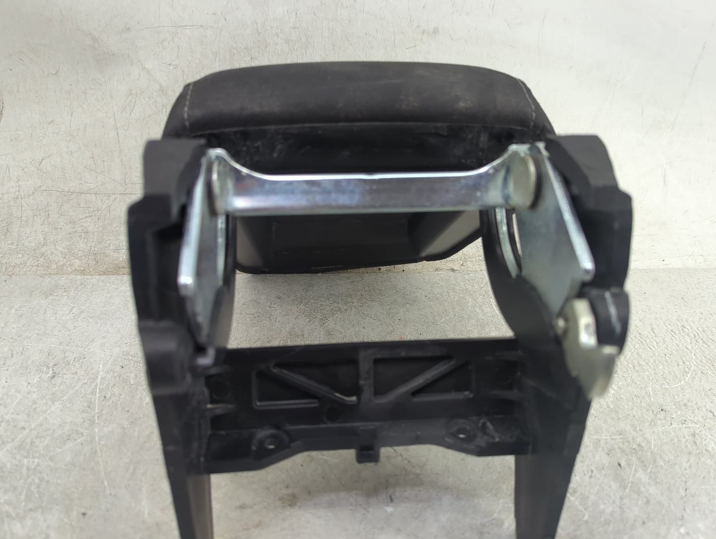 2020 Volkswagen Tiguan Center Floor Console P/N:5NN864207C 5NN864207C-AMK Fits OEM Used Auto Parts - Oemusedautoparts1.com