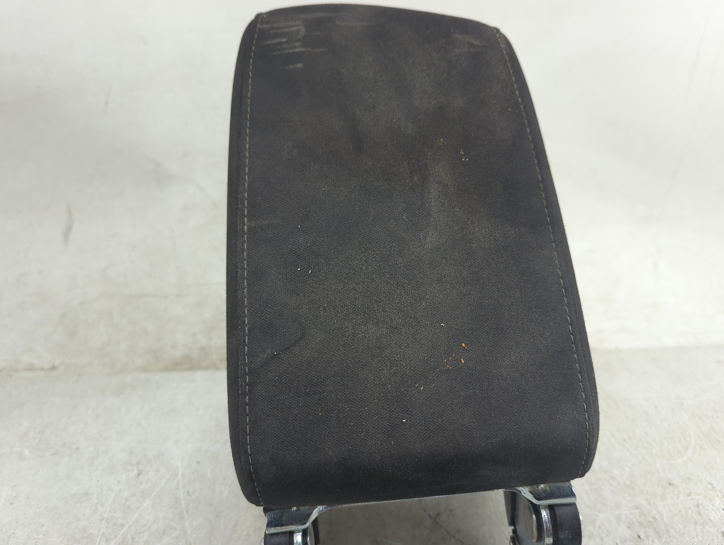 2020 Volkswagen Tiguan Center Floor Console P/N:5NN864207C 5NN864207C-AMK Fits OEM Used Auto Parts - Oemusedautoparts1.com