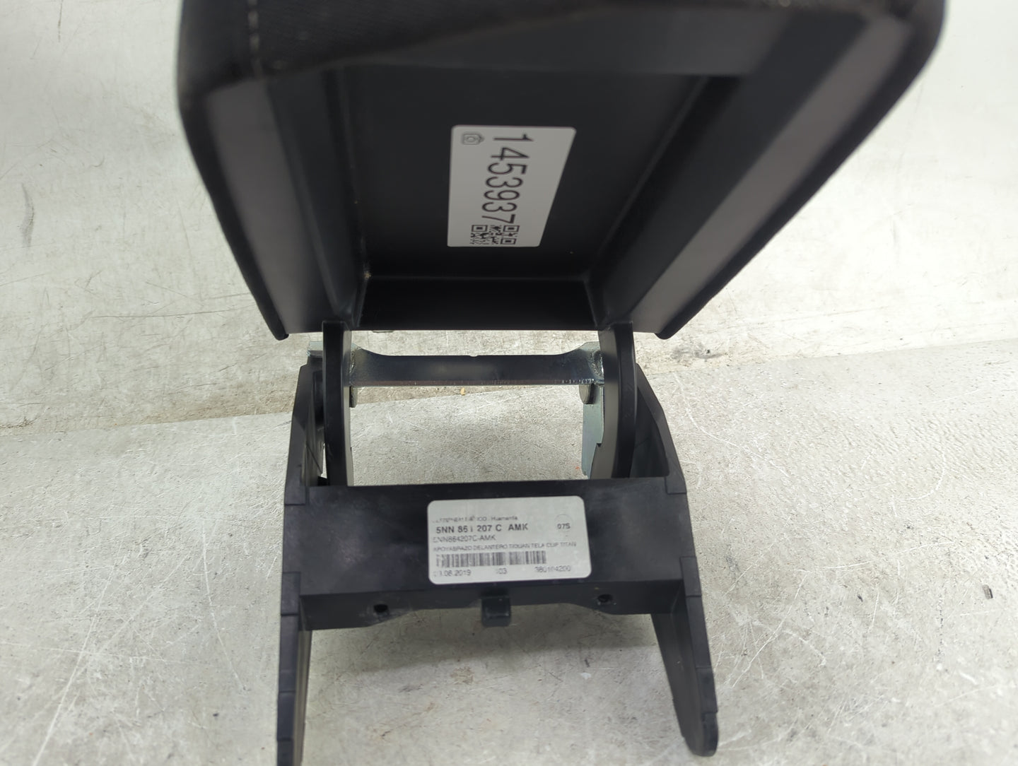 2020 Volkswagen Tiguan Center Floor Console P/N:5NN864207C 5NN864207C-AMK Fits OEM Used Auto Parts - Oemusedautoparts1.com