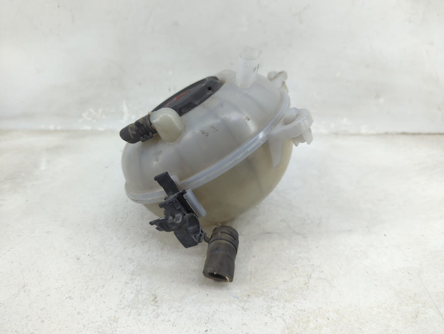 2018 Volkswagen Tiguan Radiator Coolant Overflow Expansion Tank Bottle - Oemusedautoparts1.com